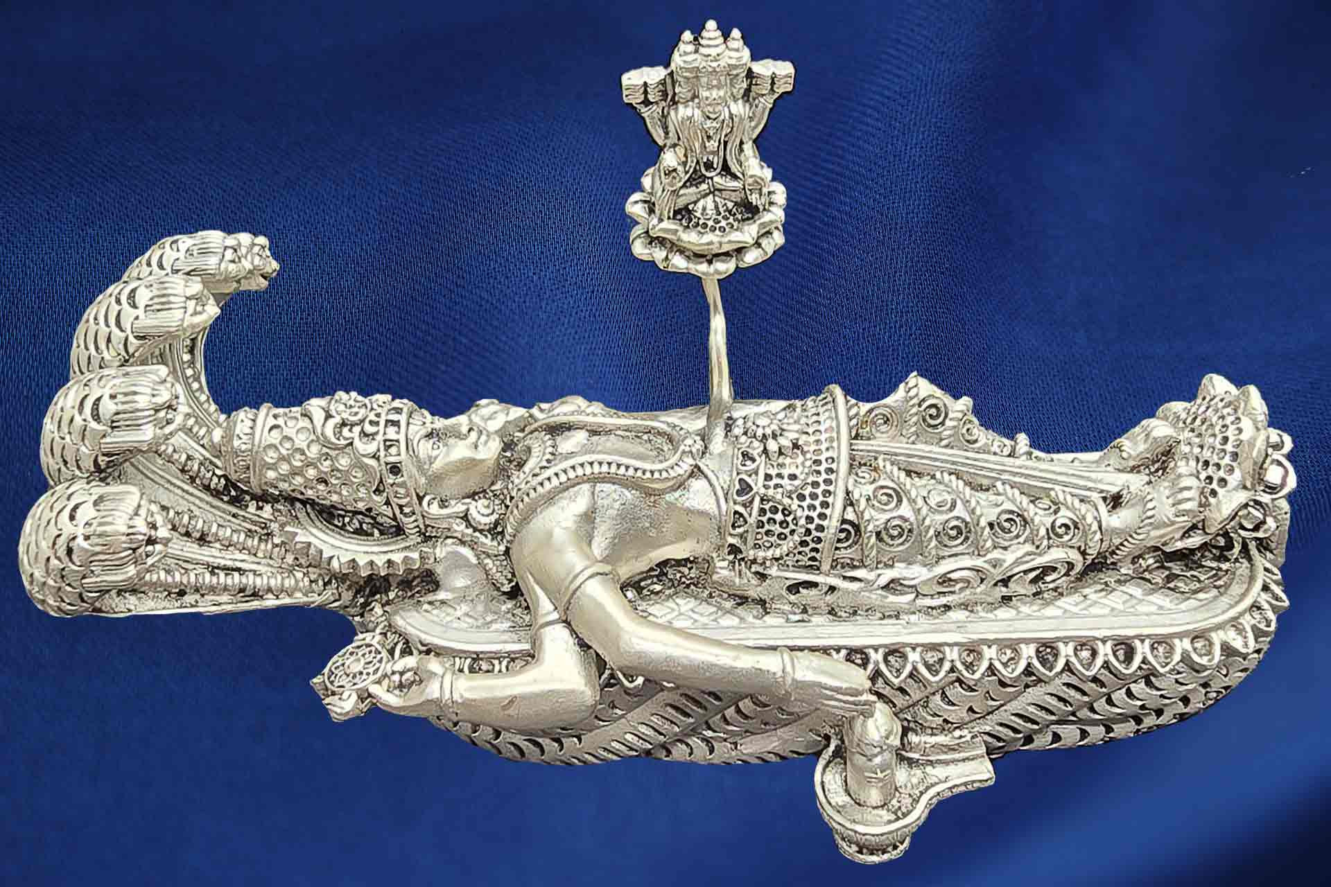 Chintamani Jewellers showroom with gold, silver, and diamond jewelry